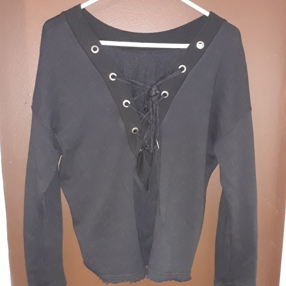 Black Abercrombie sweatshirt